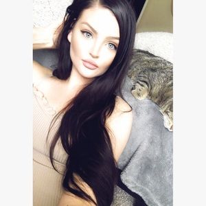 Meet your Posher, Alicia